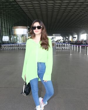 Hansika Motwani - Photos: Celebs Spotted At Airport | Picture 1867367