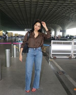 Shobita Dhulipala - Photos: Celebs Spotted At Airport | Picture 1867414