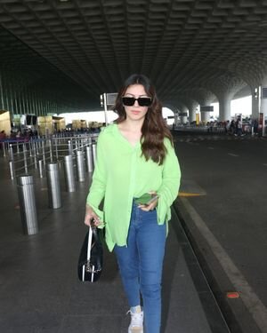 Hansika Motwani - Photos: Celebs Spotted At Airport | Picture 1867361
