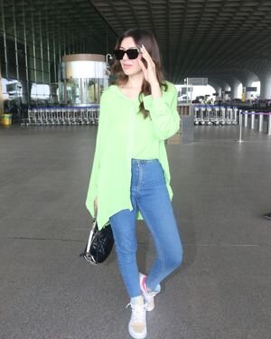 Hansika Motwani - Photos: Celebs Spotted At Airport | Picture 1867366