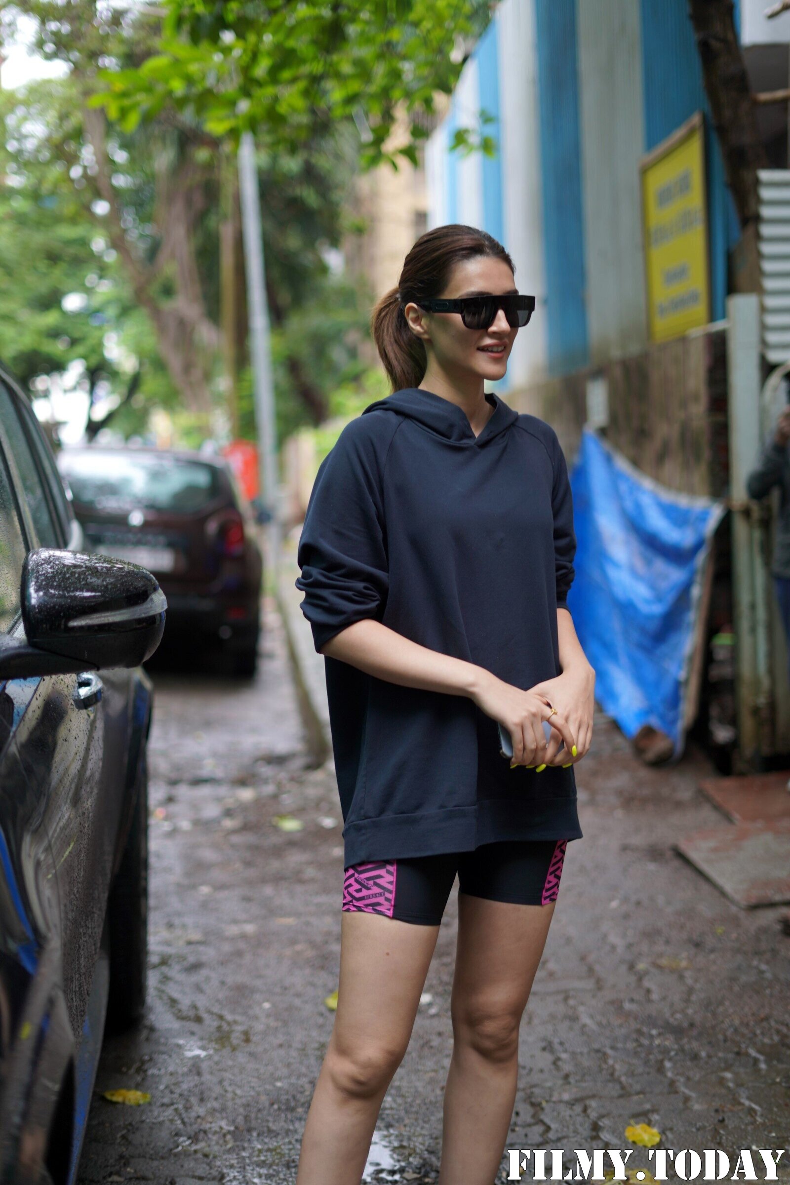 Kriti Sanon - Photos: Celebs Spotted At Juhu | Picture 1884797