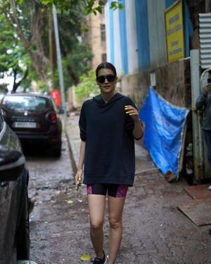 Kriti Sanon - Photos: Celebs Spotted At Juhu | Picture 1884796