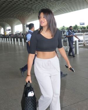 Anjali Arora - Photos: Celebs Spotted At Airport | Picture 1885287