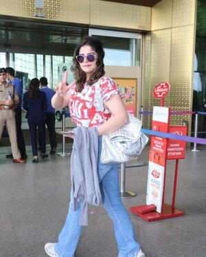 Zarine Khan - Photos: Celebs Spotted At Airport | Picture 1887433