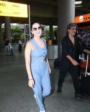 Sunny Leone - Photos: Celebs Spotted At Airport | Picture 1887617