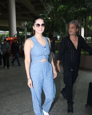 Sunny Leone - Photos: Celebs Spotted At Airport | Picture 1887618