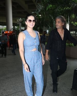 Sunny Leone - Photos: Celebs Spotted At Airport | Picture 1887616