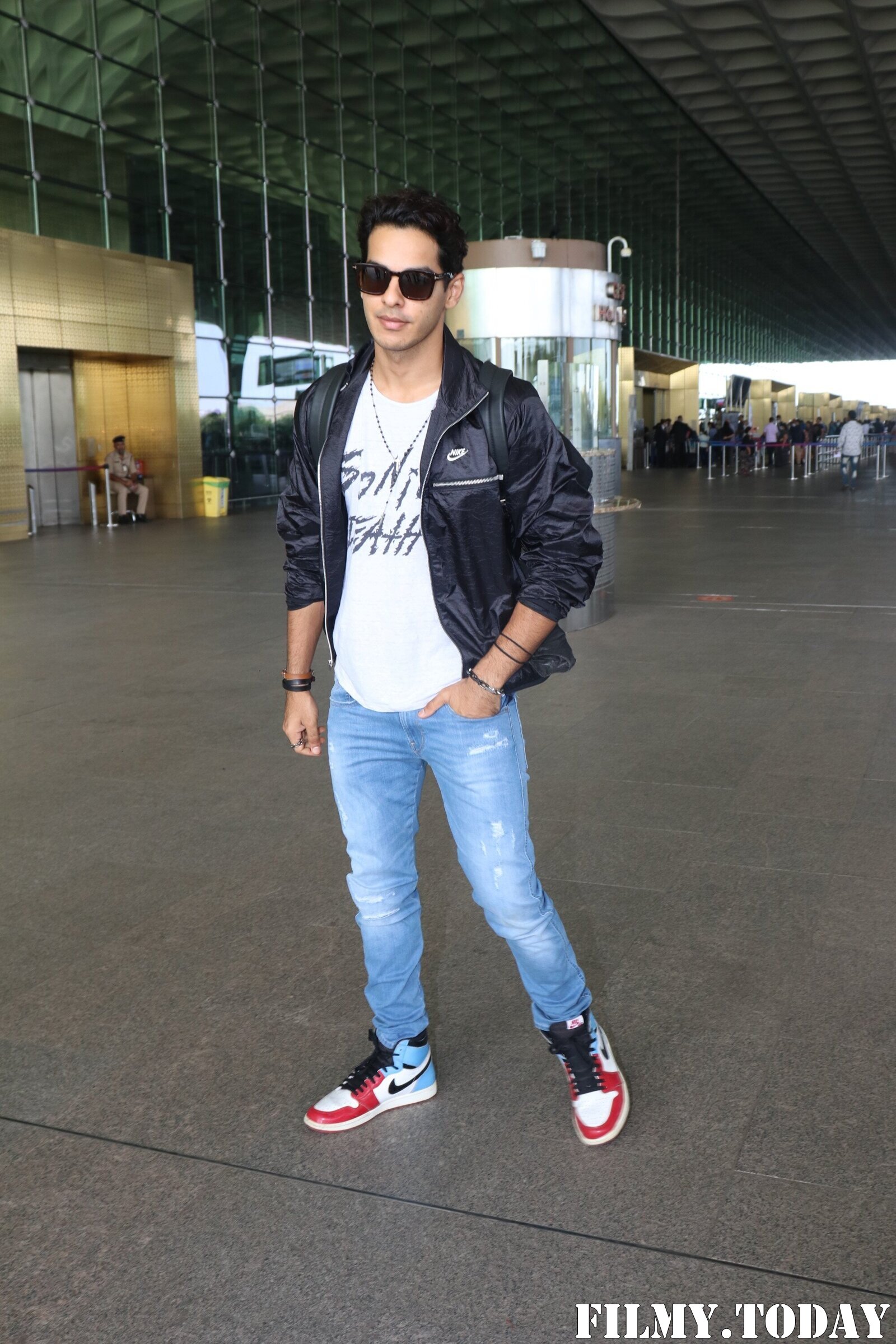 Ishaan Khattar - Photos: Celebs Spotted At Airport | Picture 1888502