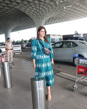 Nupur Sanon - Photos: Celebs Spotted At Airport | Picture 1888498