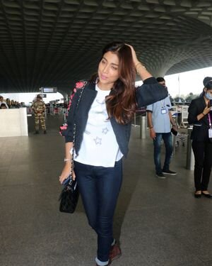Shriya Saran - Photos: Celebs Spotted At Airport | Picture 1903361