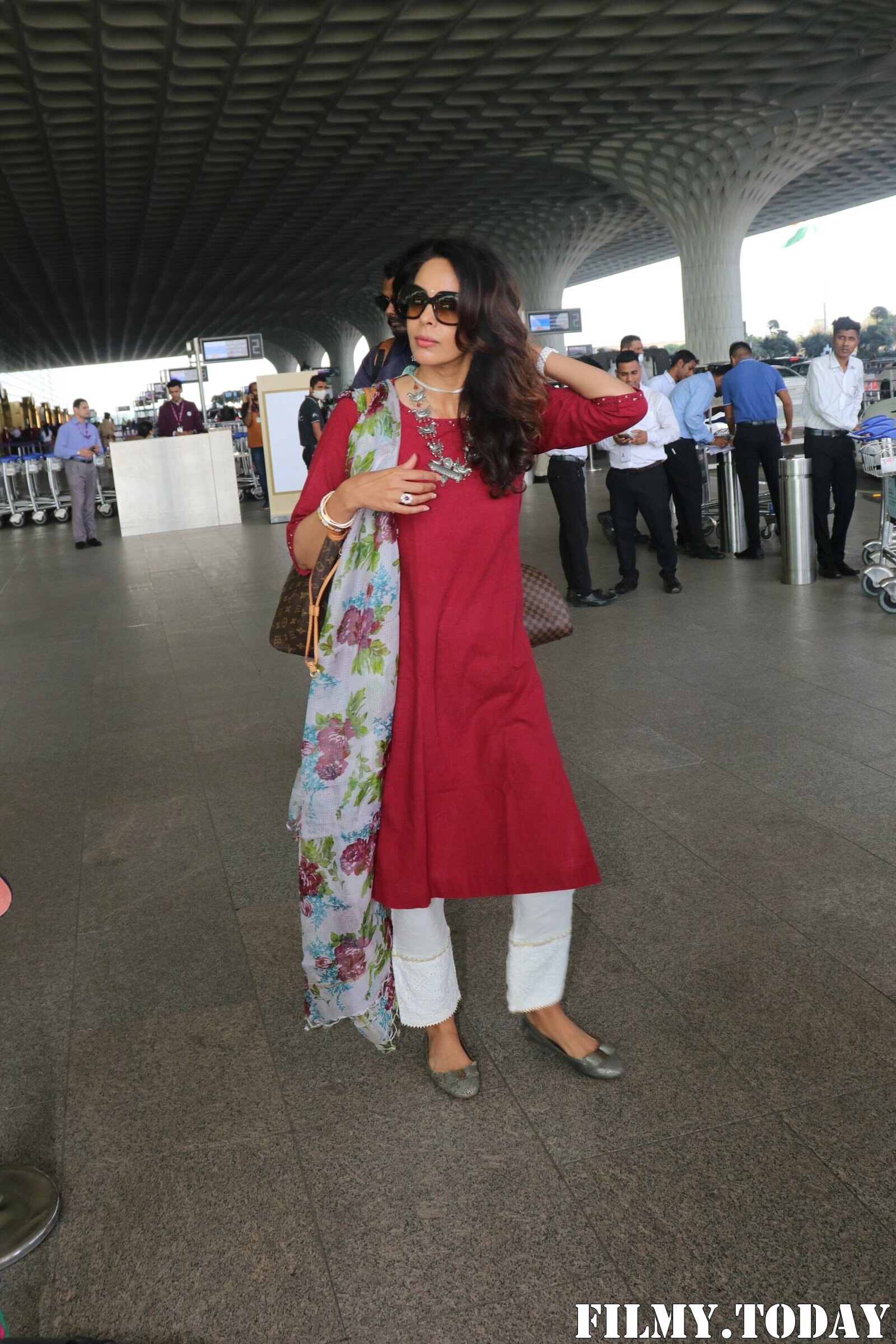 Mallika Sherawat - Photos: Celebs Spotted At Airport | Picture 1903597