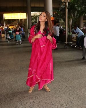 Pooja Hegde - Photos: Celebs Spotted At Airport | Picture 1861180