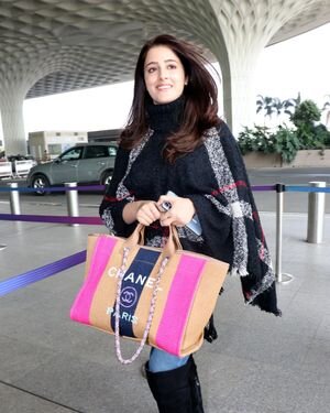 Nupur Sanon - Photos: Celebs Spotted At Airport | Picture 1861632