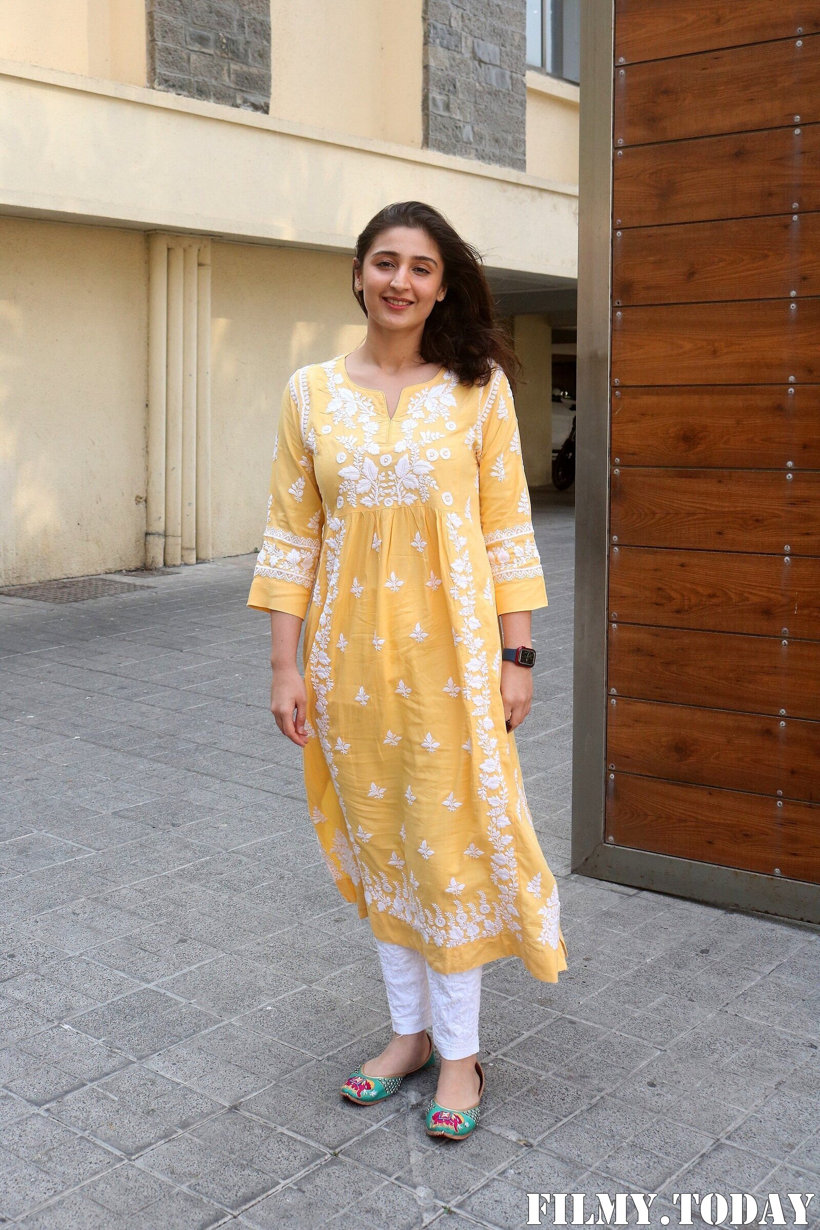 Dhvani Bhanushali - Photos: Celebs Spotted At Bandra | Picture 1861619