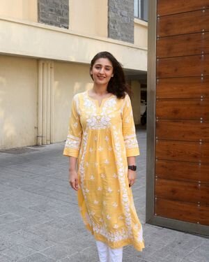Dhvani Bhanushali - Photos: Celebs Spotted At Bandra | Picture 1861619