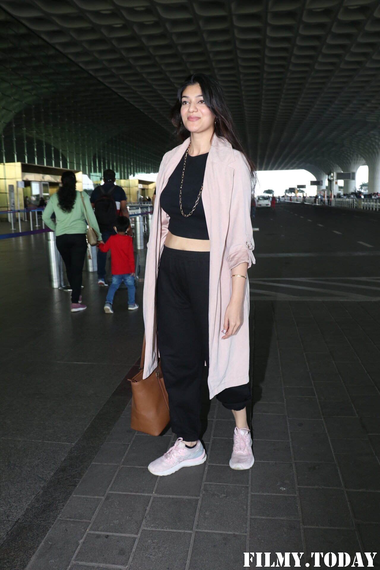 Aditi Gautam - Photos: Celebs Spotted At Airport | Picture 1862108