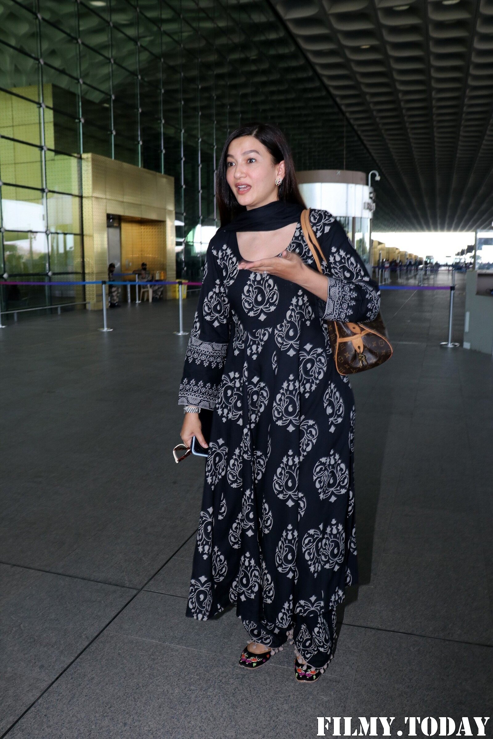Gauhar Khan - Photos: Celebs Spotted At Airport | Picture 1862197
