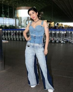 Neha Bhasin - Photos: Celebs Spotted At Airport | Picture 1862172