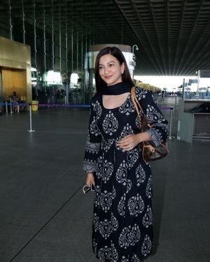Gauhar Khan - Photos: Celebs Spotted At Airport | Picture 1862196