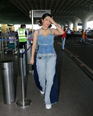 Neha Bhasin - Photos: Celebs Spotted At Airport | Picture 1862169