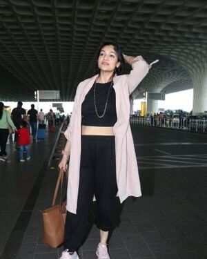 Aditi Gautam - Photos: Celebs Spotted At Airport | Picture 1862110