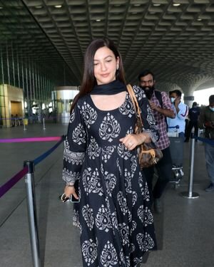 Gauhar Khan - Photos: Celebs Spotted At Airport | Picture 1862199