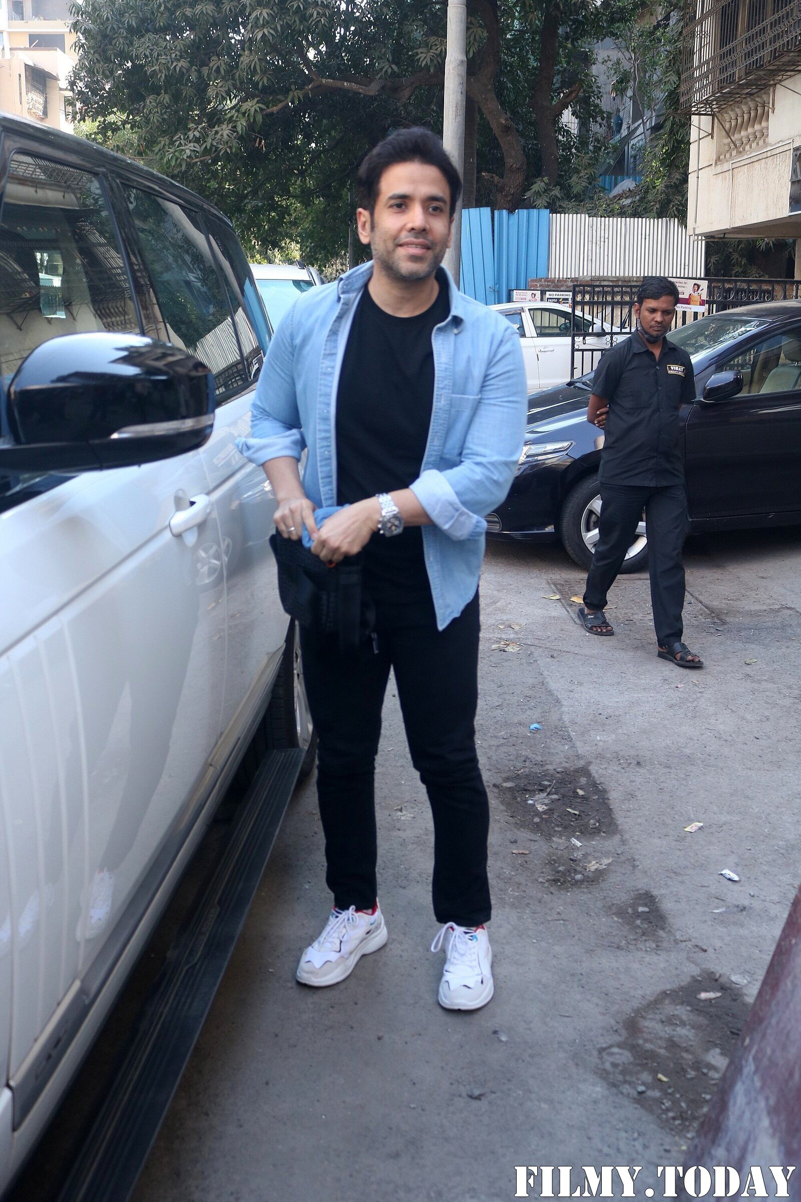 Tusshar Kapoor - Photos: Celebs Spotted At Bandra | Picture 1862100