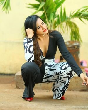 Ashu Reddy Latest Photos | Picture 1856685