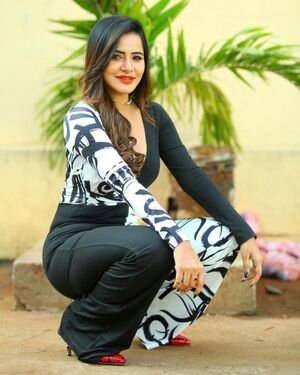 Ashu Reddy Latest Photos | Picture 1856689
