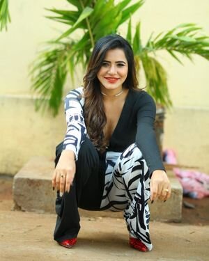 Ashu Reddy Latest Photos | Picture 1856690