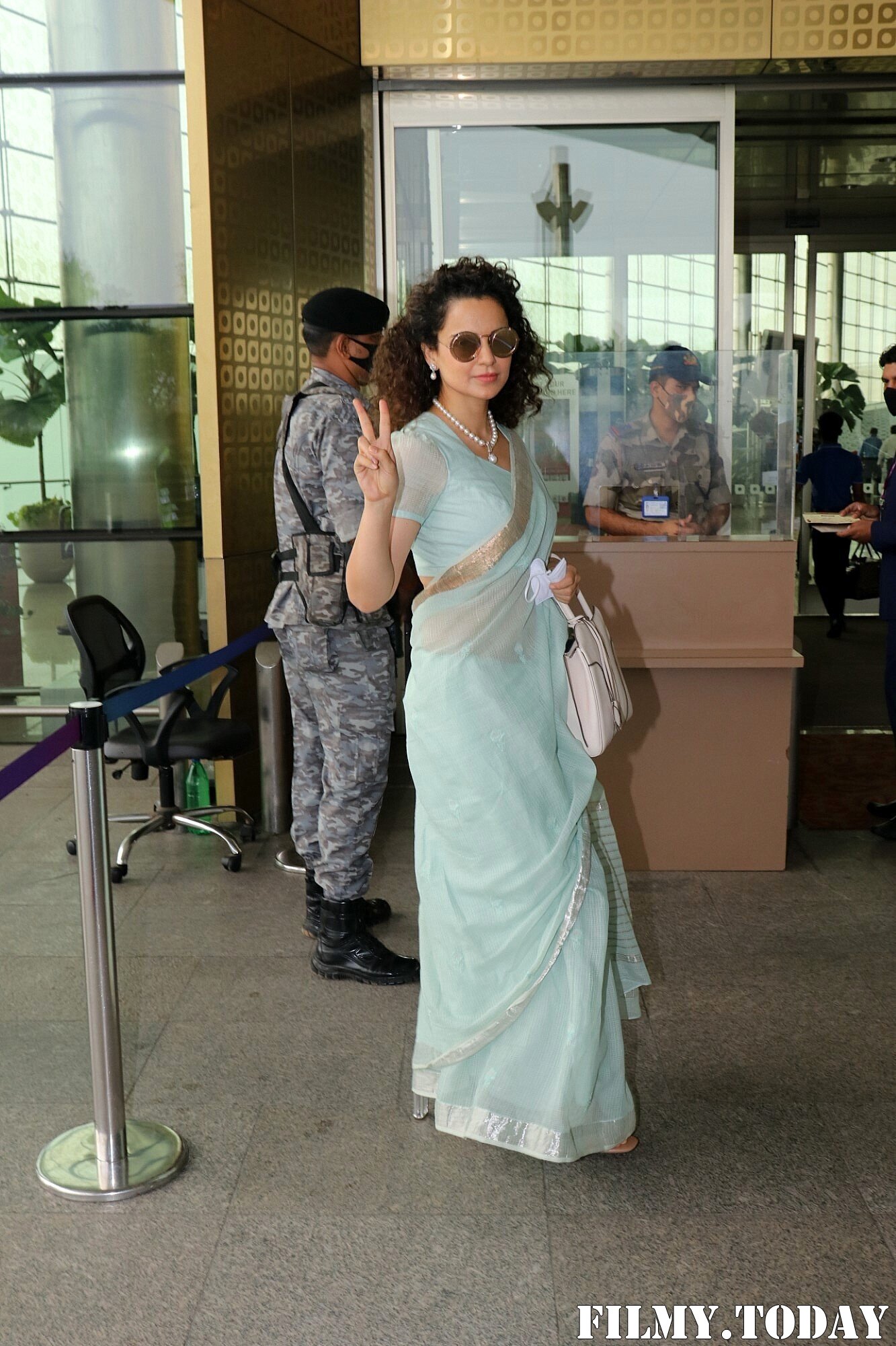 Kangana Ranaut - Photos: Celebs Spotted At Airport | Picture 1858158