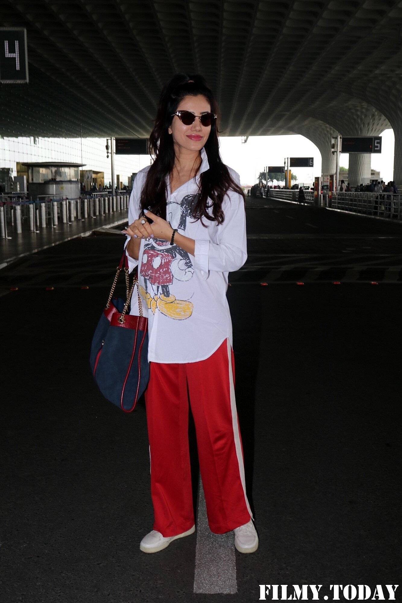 Sonnalli Seygall - Photos: Celebs Spotted At Airport | Picture 1858163