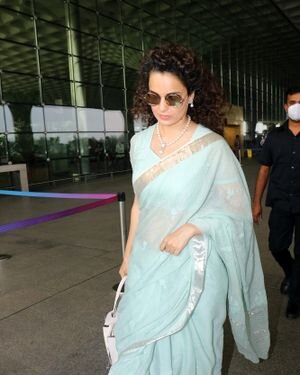 Kangana Ranaut - Photos: Celebs Spotted At Airport | Picture 1858160