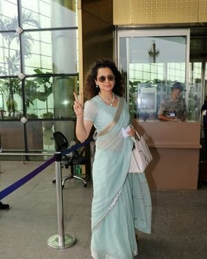 Kangana Ranaut - Photos: Celebs Spotted At Airport | Picture 1858157