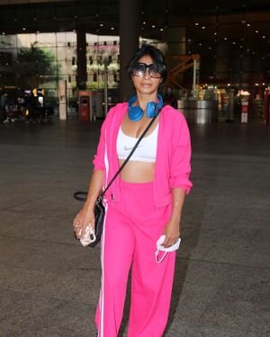 Tanisha Mukherjee - Photos: Celebs Spotted At Airport
