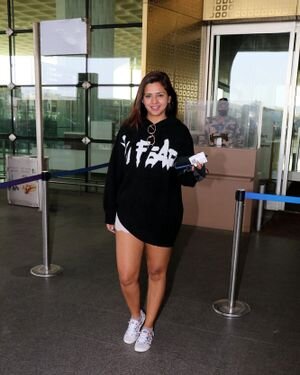 Dalljiet Kaur - Photos: Celebs Spotted At Airport | Picture 1860351