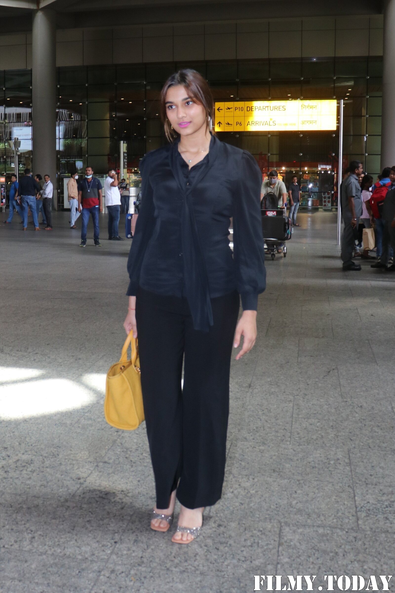 Saiee Manjrekar - Photos: Celebs Spotted At Airport | Picture 1877558