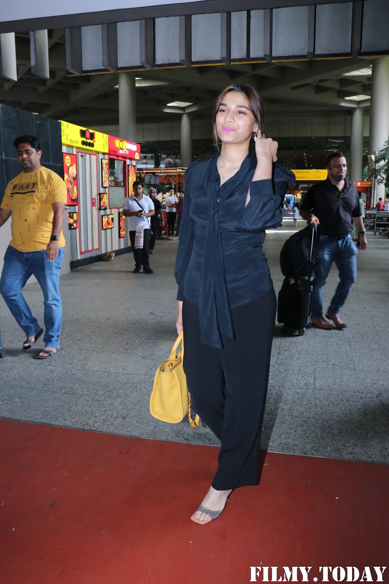 Saiee Manjrekar - Photos: Celebs Spotted At Airport | Picture 1877557
