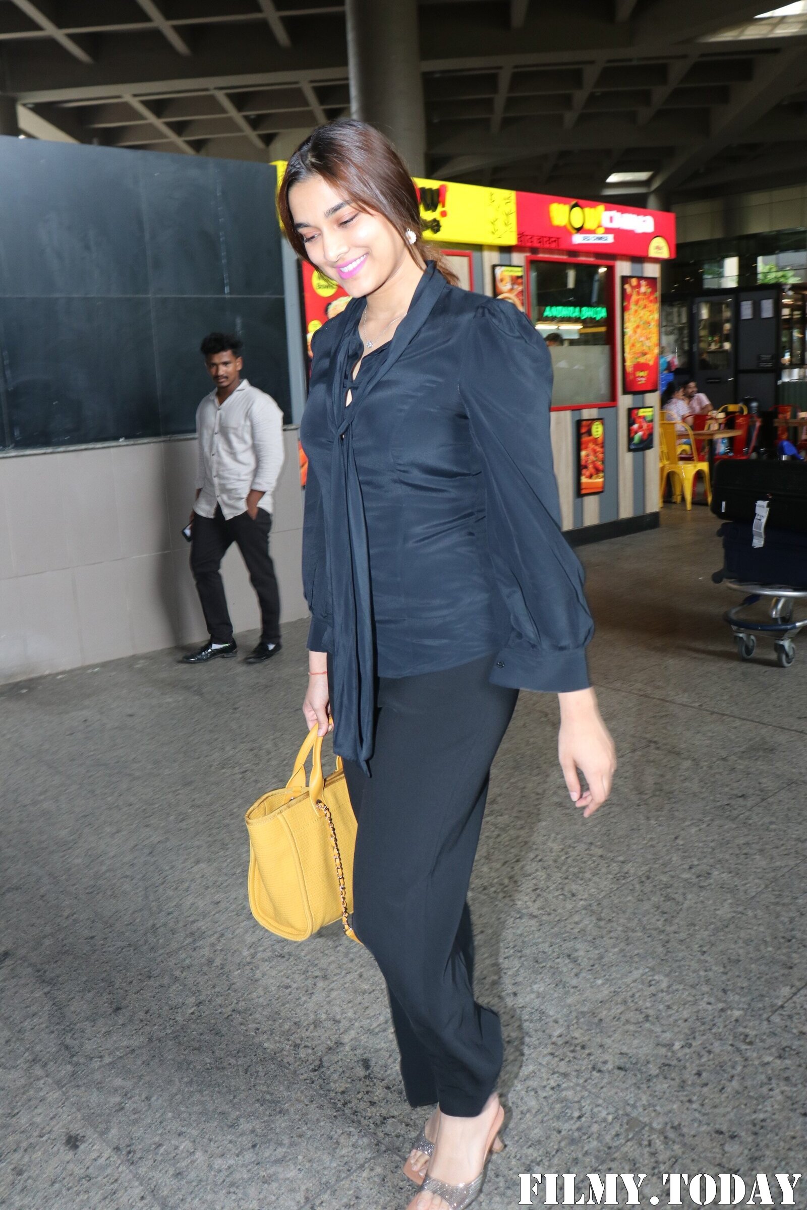 Saiee Manjrekar - Photos: Celebs Spotted At Airport | Picture 1877556