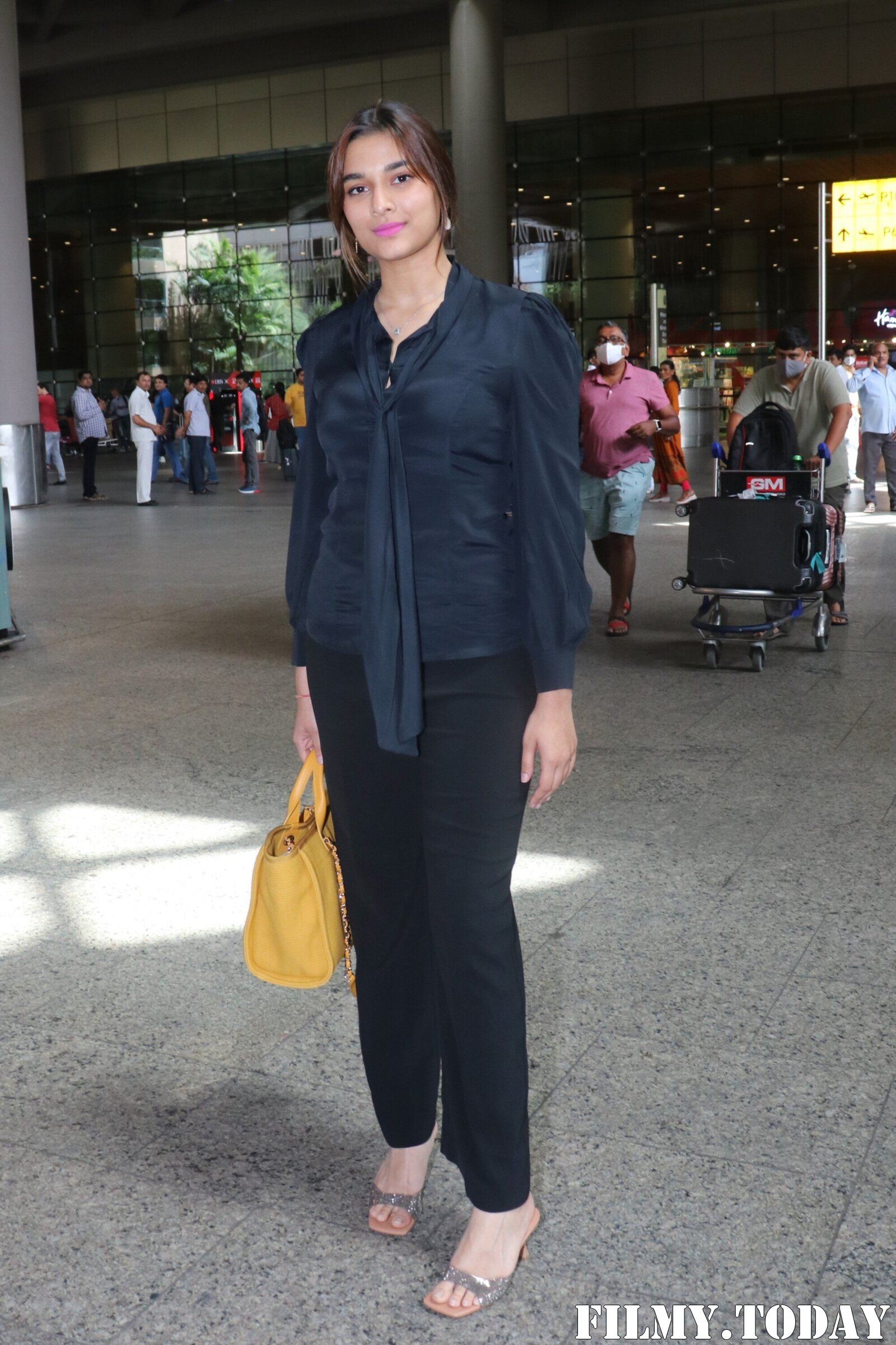 Saiee Manjrekar - Photos: Celebs Spotted At Airport | Picture 1877559