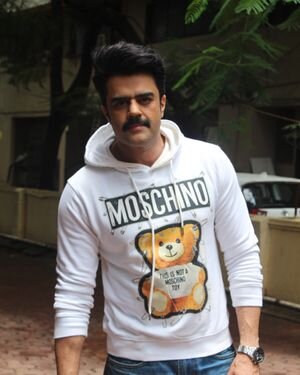 Manish Paul - Photos: Celebs Spotted At Andheri | Picture 1877611
