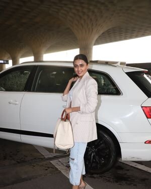 Tejasswi Prakash - Photos: Celebs Spotted At Airport | Picture 1878337