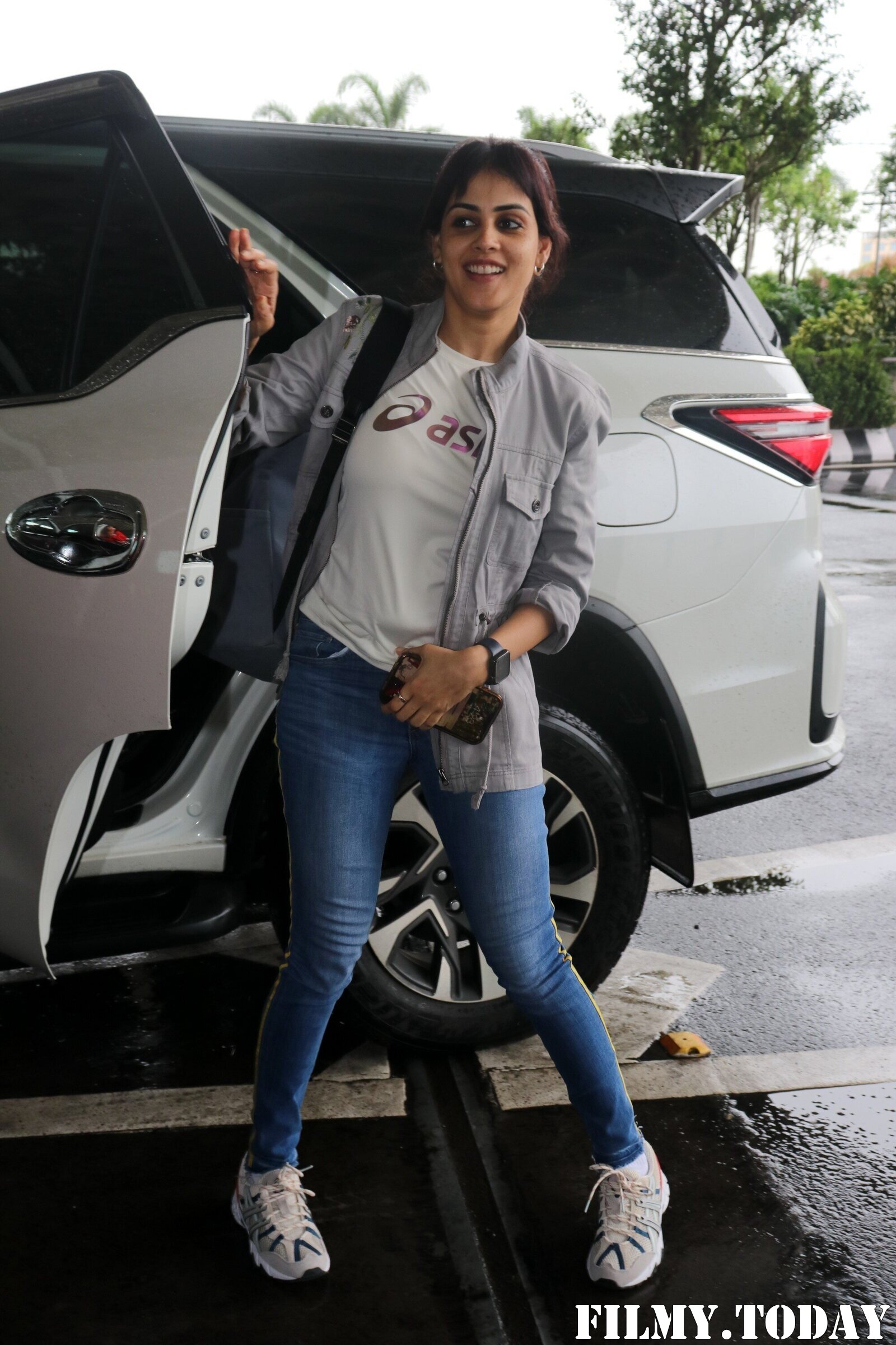 Genelia D Souza - Photos: Celebs Spotted At Airport | Picture 1879935
