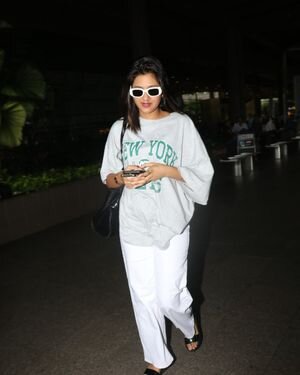Anjali Arora - Photos: Celebs Spotted At Airport | Picture 1881231