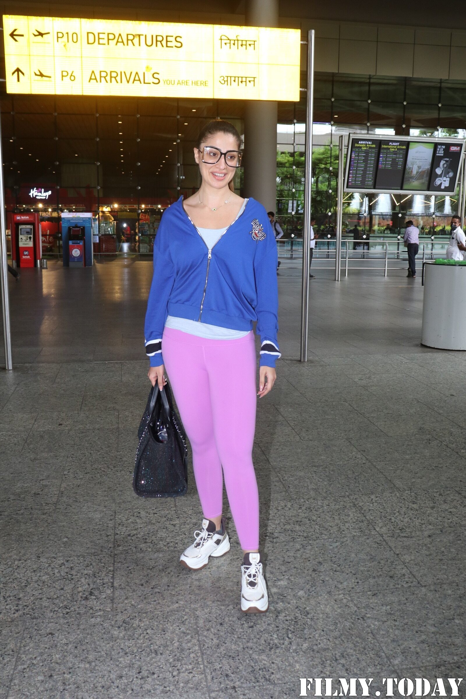 Raai Laxmi - Photos: Celebs Spotted At Airport | Picture 1881284