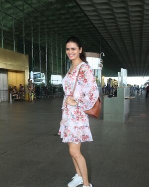 Meenakshi Dixit - Photos: Celebs Spotted At Airport | Picture 1881281