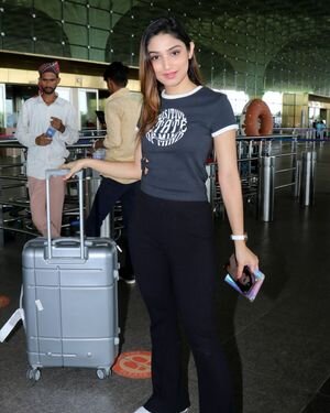 Donal Bisht - Photos: Celebs Spotted At Airport | Picture 1883154