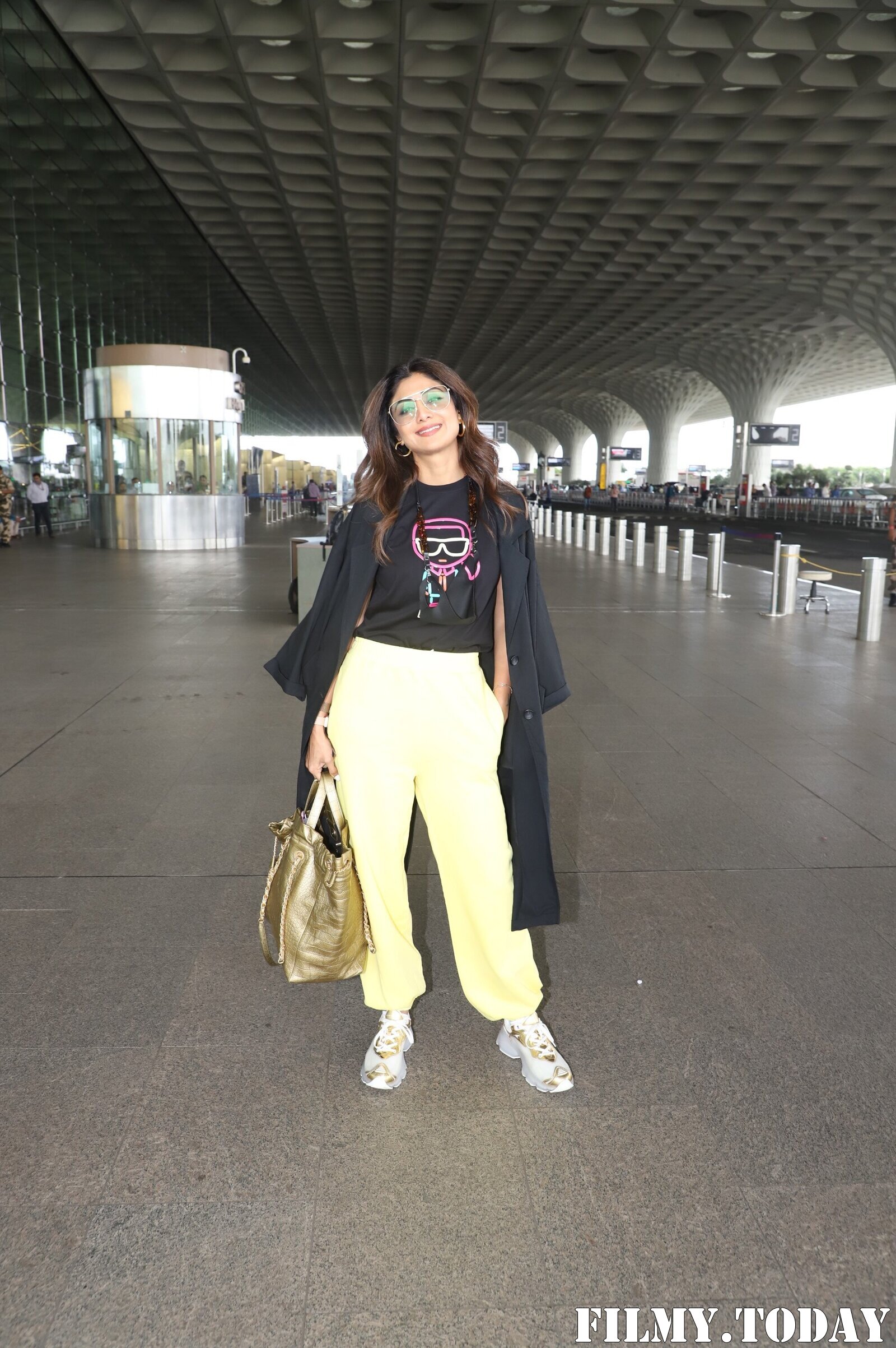 Shilpa Shetty - Photos: Celebs Spotted At Airport | Picture 1883180