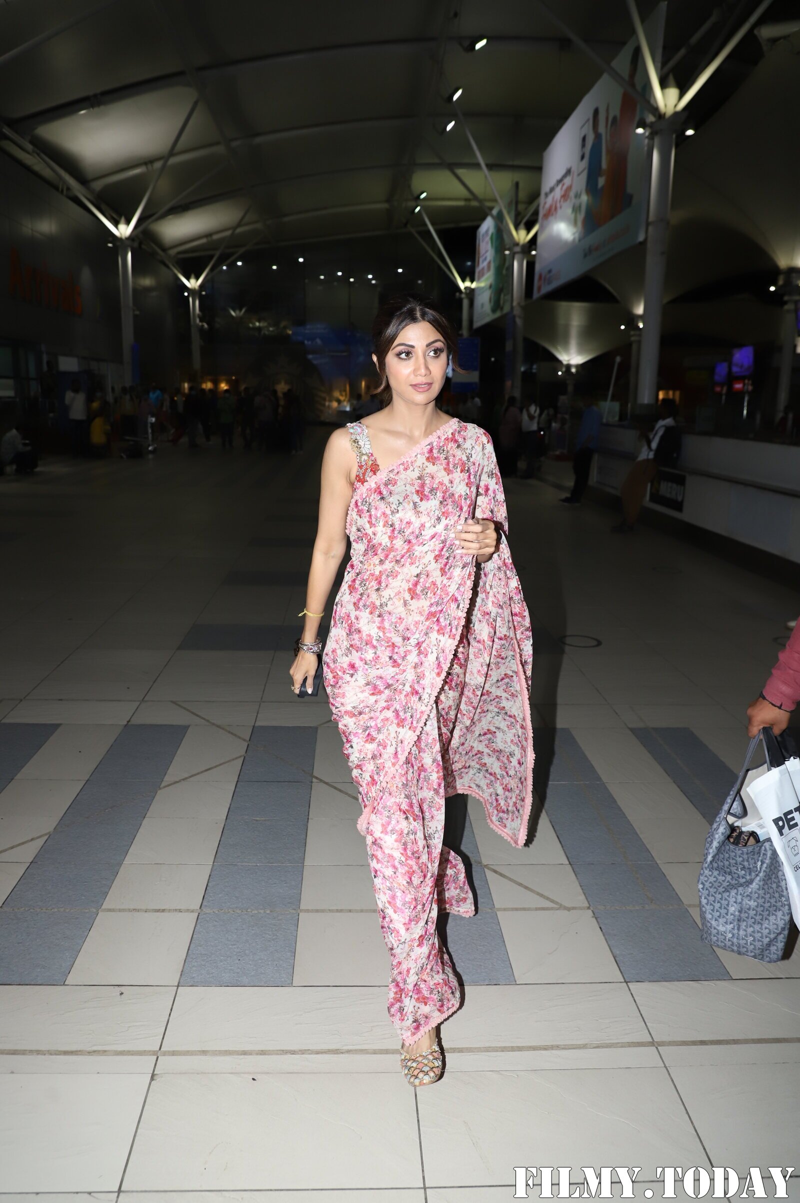 Shilpa Shetty - Photos: Celebs Spotted At Airport | Picture 1868911