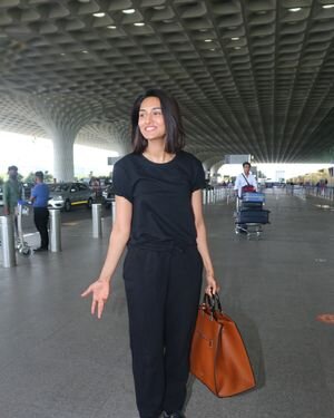 Erika Fernandez - Photos: Celebs Spotted At Airport | Picture 1868721